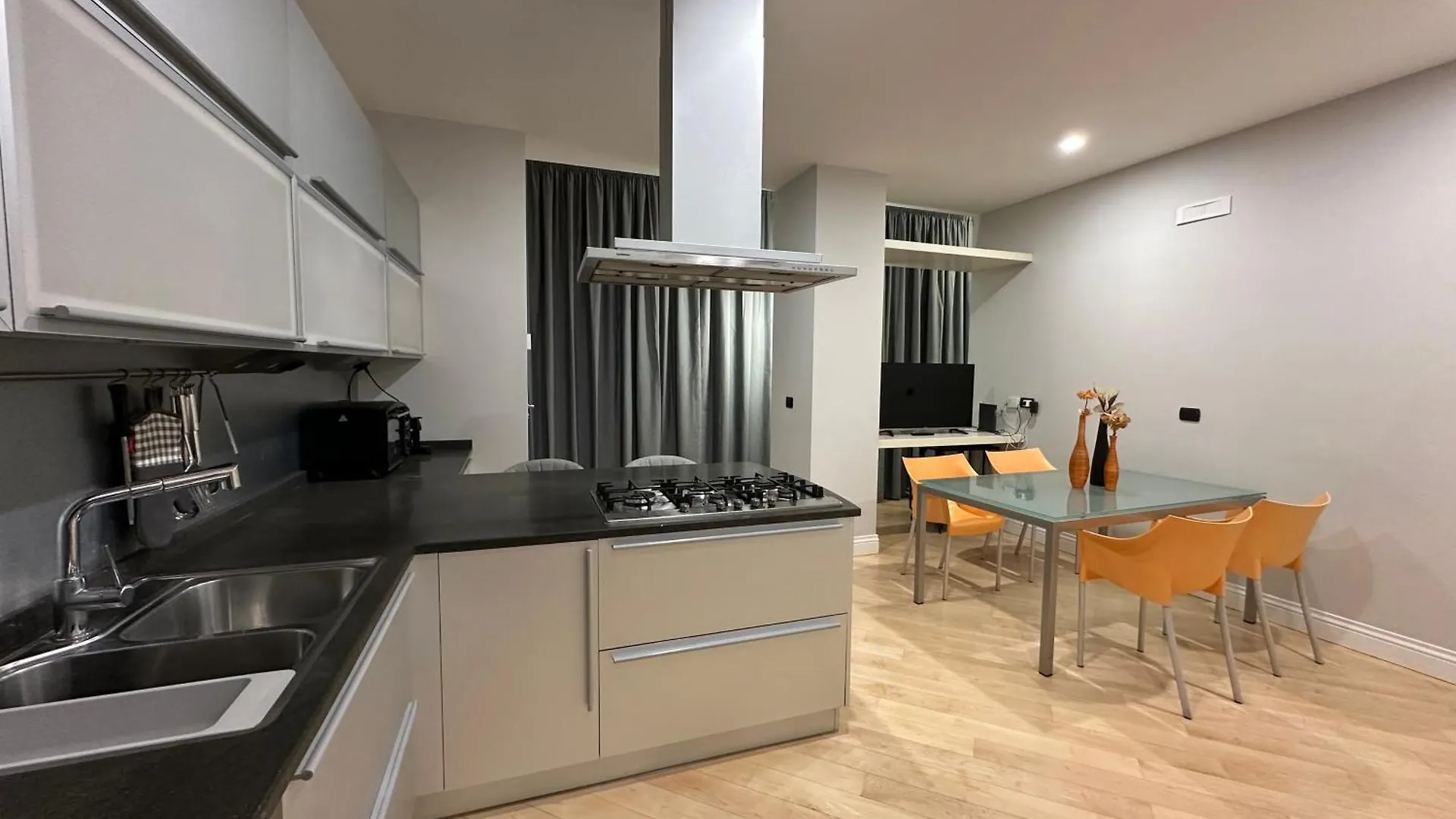 Apartment -Villa Paola City Center- Luxury House In Town Centre Bari