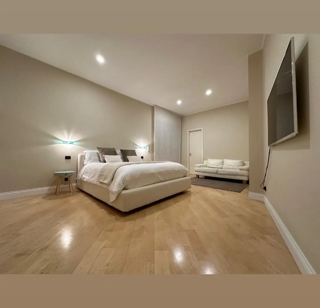 -Villa Paola City Center- Luxury House In Town Centre Bari Apartment
